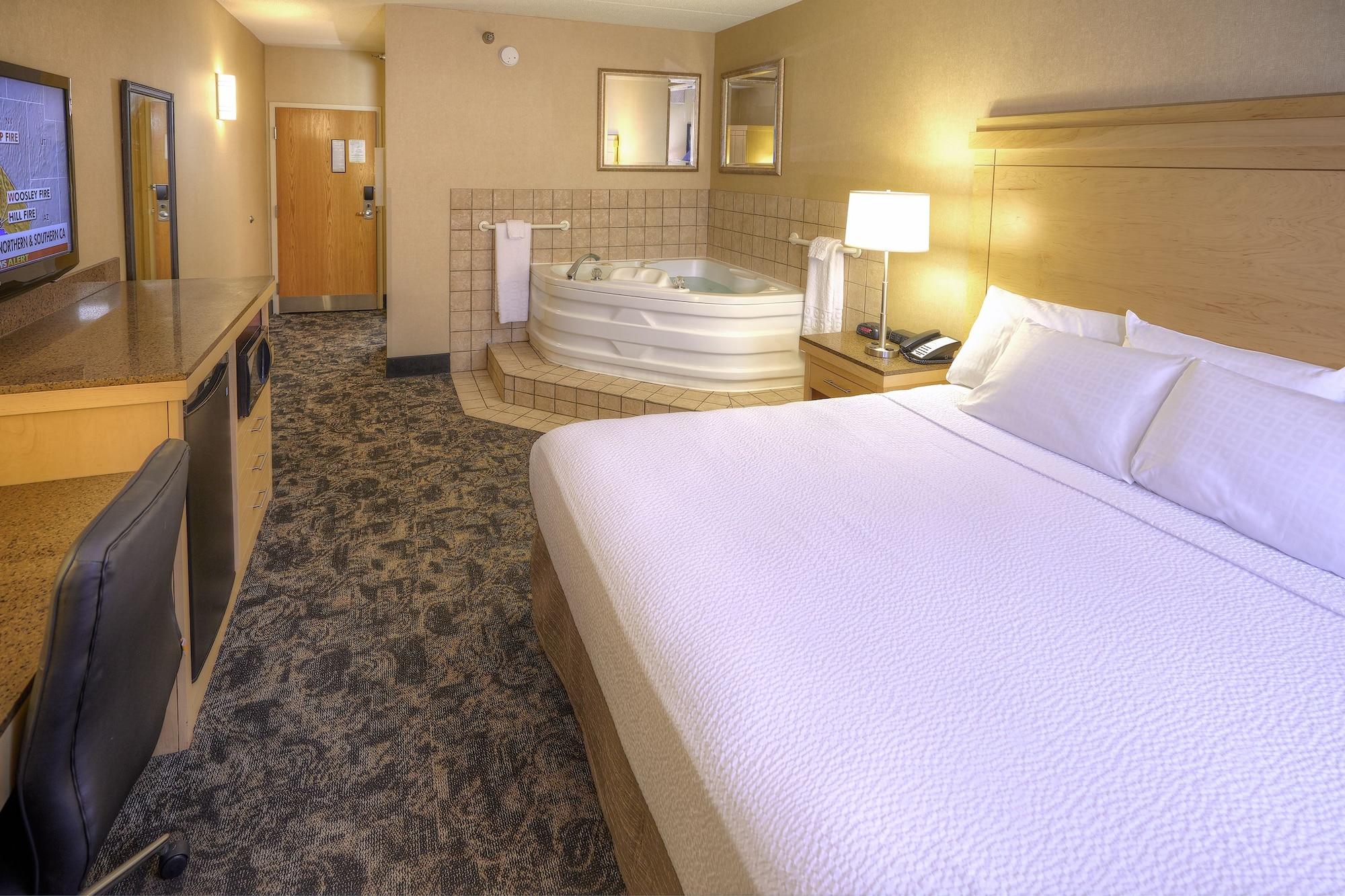 Livinn Hotel Cincinnati North/ Sharonville Exterior photo