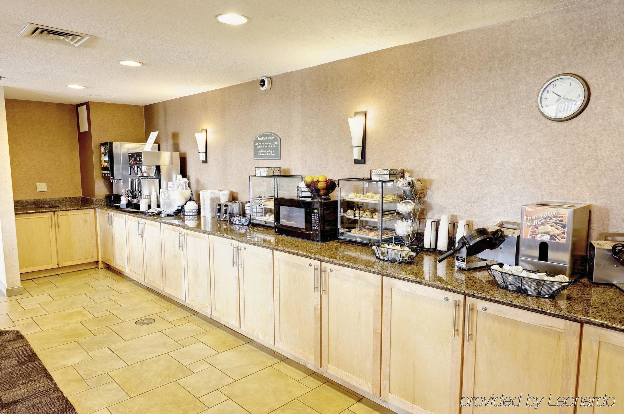 Livinn Hotel Cincinnati North/ Sharonville Exterior photo