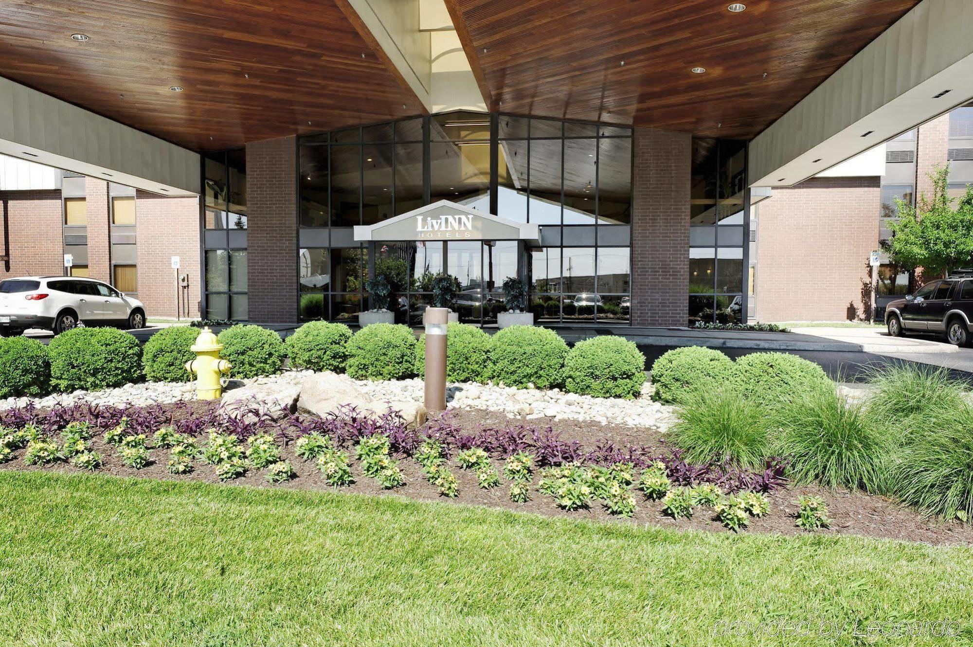 Livinn Hotel Cincinnati North/ Sharonville Exterior photo